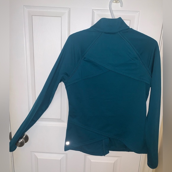 Fabletics Ladies Jacket and Sports bra- Matching Set - Picture 2 of 5